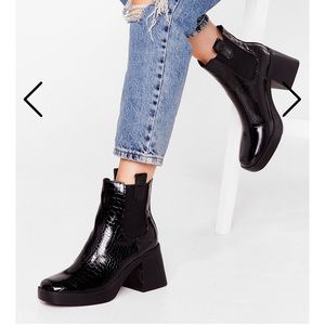 Boots of your dreams 🖤🤍🖤